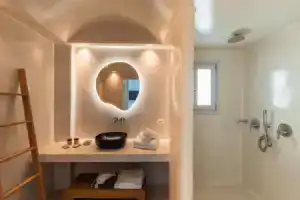 Oikos Santorini Living Concept, Фира