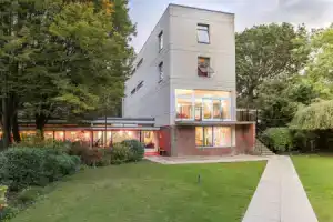 Отель «Safestay Kensington Holland Park», Лондон