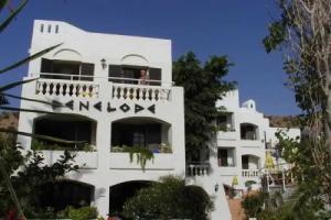Penelope Apartments, Сталида