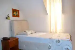 Hotel «Villa Tafaj», Тирана