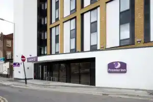 Отель «Premier Inn Tottenham Hale», Лондон