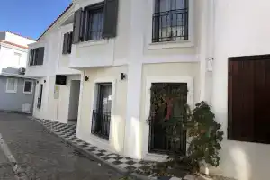 Del Mar Hotel, Бозджаада