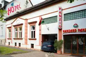Hotel «Manzard Panzio», Будапешт