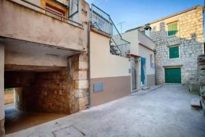Ul. Ivana Farolfija 12 Apartman Domina, Вис
