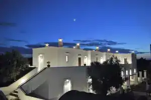 Отель «Masseria Torrepietra», Монополи