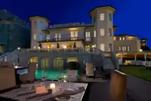 Hotel «Carducci 76», Каттолика