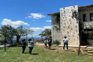 180 mountain lodge, Янина