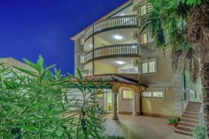 Comfortable Apartment in Crikvenica Croatia with Hot Tub, Цриквеница