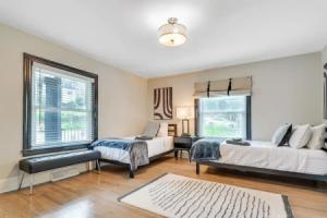 Chic Durham Home w/ Game Room: Walk to Downtown!, Дарем
