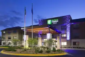 Апарт-отель «Holiday Inn Express & Suites-Golden Valley, an IHG», Миннеаполис