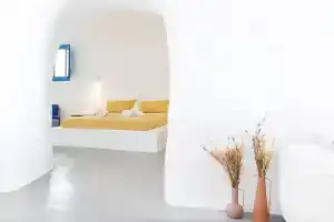 Suite Indoor Jacuzzi and Outdoor Jacuzzi, Фиростефани