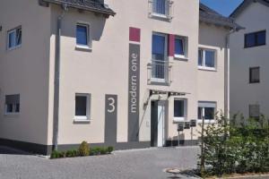 modern-one apartments Fulda, Фульда