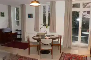 Suite 22 (Adults Only), Экс-ле-Бен
