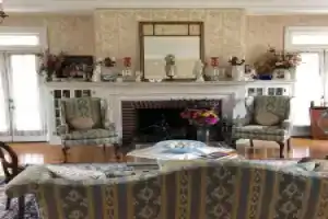 Angie's B&B, Уилмингтон