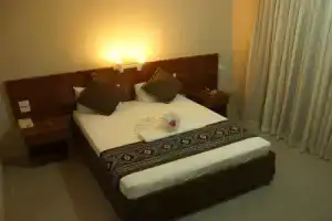Smugglers Cove Beach Resort &, Нади