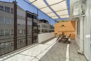 Central Flat With Balcony and Terrace in Muratpasa, Анталья