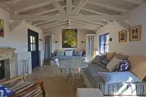 Apokryfo Traditional Guesthouse, Лофу