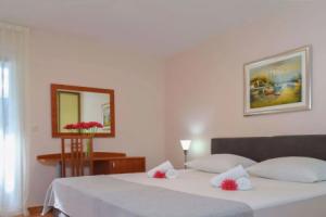 Matilde Beach Resort 39260, Водице