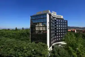 Hotel «Tres Reyes Pamplona», Памплона
