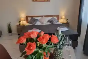 Secret Garden Hotel, Малеме
