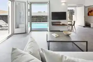 Alchemy Luxury Villa, Мегалохори