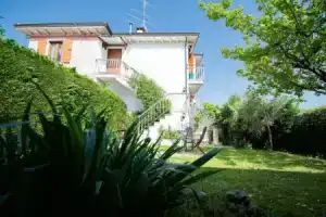 Casa nel Verde, Гарда