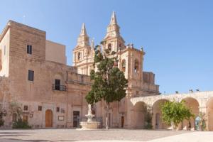 Merill Pool and Sea Charming Apart 3, Мелиха