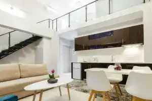 Pearl Luxury Living, Лаганас