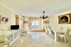 Short-Lets Sorrento center Apartment and Pool d33, Сорренто