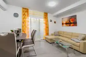 Apartment Lana, Башка