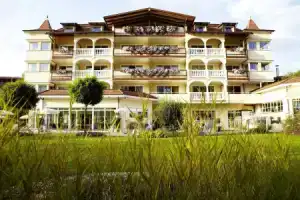 Majestic Hotel & Spa Resort, Брунико