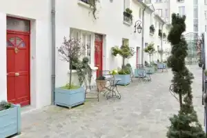 Hotel «Suites Unic Renoir Saint-Germain», Париж
