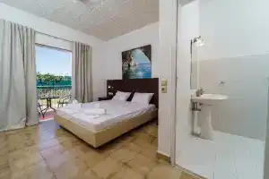Mayo Rooms, Закинф