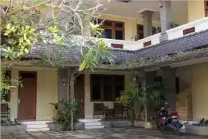 Отель «Puri Bunga Inn», Кута
