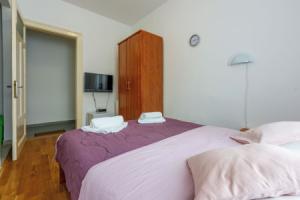 Room Laura, Цриквеница