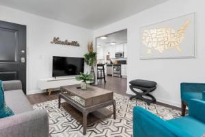 10 BRs Comprised of 2 5BR Suites by Domio, Нэшвилл