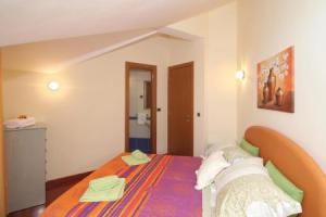Nice Home in Kastel Luksic With Wifi and 1 Bedrooms, Кастель Стари