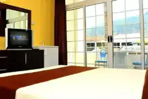 Elexus Hotel & Luxury Resort & Spa & Casino, Кирения