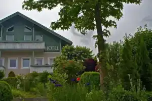 Gartenhotel Salzach, Бургхаузен