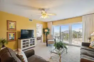 Seacrest 405 is 2 BR Gulfview on Okaloosa Island by RedAwning, Форт-Уолтон-Бич