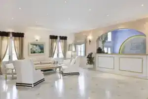 Фира - Гостиницы