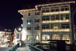 Hotel «Faloria», Моэна