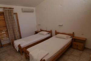 Tasmania Village, Элунда