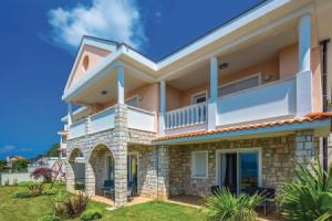 Awesome Home in Crikvenica With Wifi and 2 Bedrooms, Цриквеница