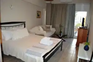 Best House Petit Pylos Messinias, Пилос