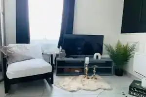Agréable Maison 2 chambres, parking gratuit, proche centre ville et A10, Тур