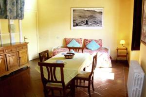 A unique holiday in the heart of the Tuscan Countryside near Florence, Пелаго