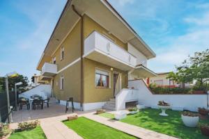 House Giulia Torre del Lago Puccini, Торре-дель-Лаго-Пуччини