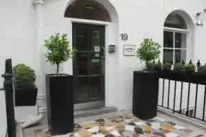 Alhambra Hotel, Лондон