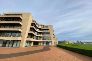 Apartment in Nieuwpoort by the Harbor, Ньивпорт